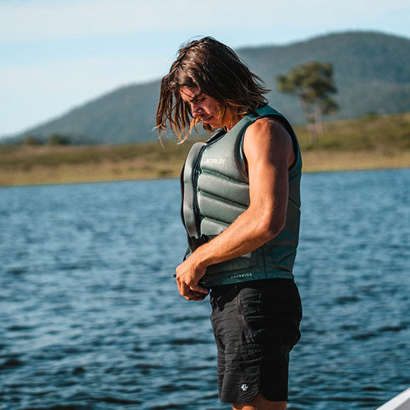 JETPILOT JA23228 Jet Pilot FREERIDE Water Sports Vest Wakeboard SUP WAKE Life Jacket