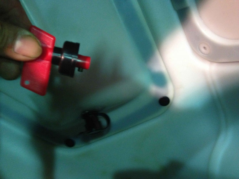 バッテリースイッチ 最大容量300Amp 【バッテリー電源の供給 ・ 遮断に!】